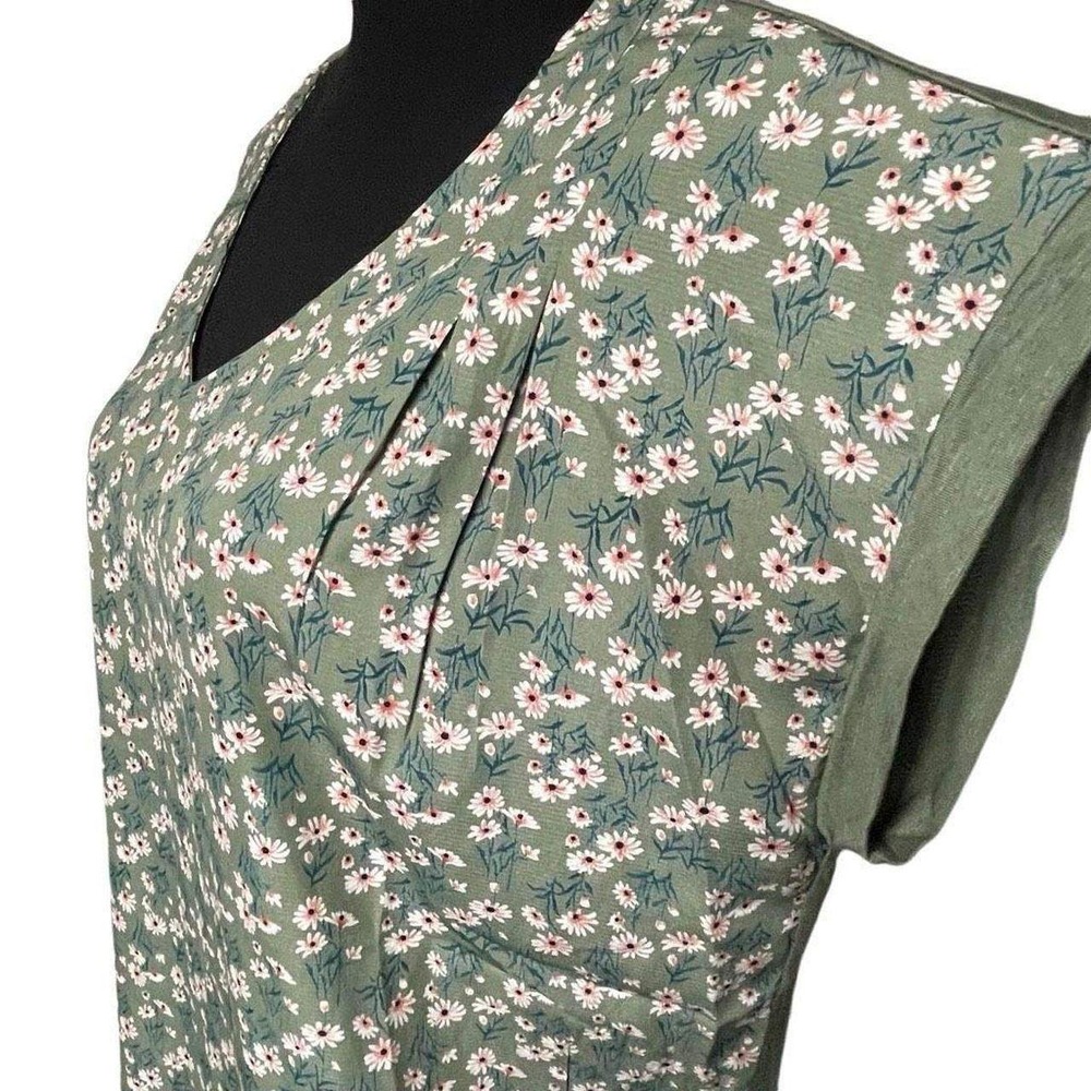 PaperMoon Sage Green Floral Print Button Back Top - Picture 2 of 7
